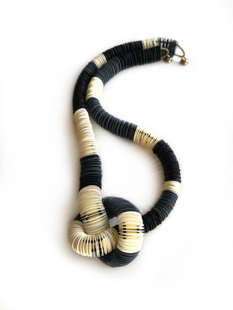 three-color paper short necklace with a central knot